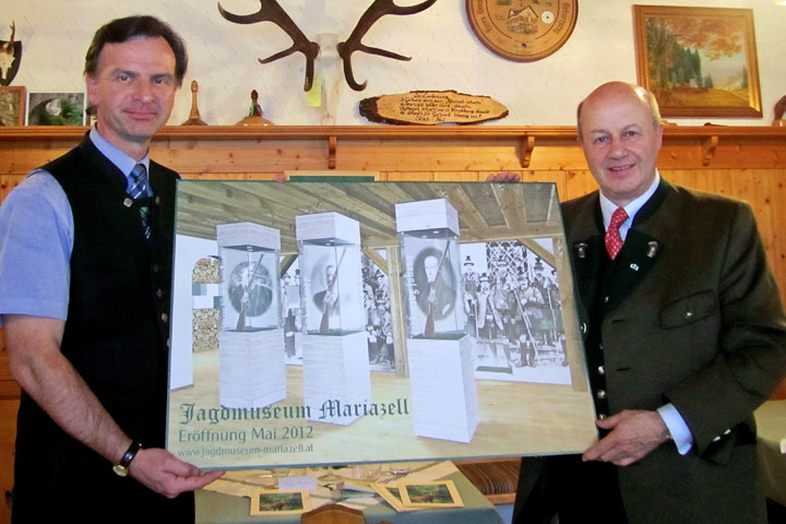 Botschafter Prof. Dr. Günther A. Granser und Vizebgm. Helmut Schweiger unterstützen als Kuratoriumsmitglieder das Mariazeller Heimathaus bei der Realisierung des Jagdmuseums Mariazell