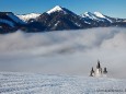 Zellerhüte und Basilika im Nebel