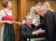 SUPERIOR P. KARL SCHAUER mit MATTHIAS PIRKER - Bilderausstellung Matthias Pirker - Gerlinde Nitsche - Kunigunde Sommerauer im Raiffeisensaal Mariazell