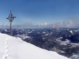Gipfelkreuz der Gemeindealpe im Winter. Foto: Fritz Zimmerl