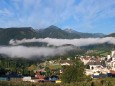 Blick auf Mariazell mit Nebelschwaden. Foto: Fritz Zimmerl