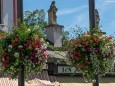 Blumenschmuck in Mariazell am Hauptplatz - 15. August 2012