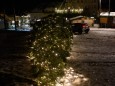 sturm-knickt-christbaum-beim-mariazeller-adventmarkt_foto_josef-kuss-kus_9509