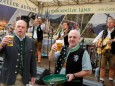 Bier für die Musi von Bgm. Michael Wallner und Bgm. Manfred Seebacher - Edlseer & Junge Zillertaler Frühschoppen in Mariazell am 31. August 2014