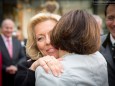 Katharina Rippel-Pirker und Johanna Mikl-Leitner - Offizielle Eröffnung der erLEBZELTEREI Pirker in Mariazell (7.4.2014)