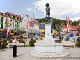 Erzherzog Johann "thront" am Brunnen des Mariazeller Hauptplatzes