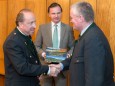 Noch ein Geschenk für Mag. Bernhard Preiner - Mariazell - Gemeinderat Angelobung und Bürgermeister- und Stadtratwahl am 23.4.2015