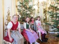 Delegation aus Mariazell übergibt Christbaum an den Bundespräsidenten Dr. Fischer in der Hofburg. Foto: Wolfram Doberer