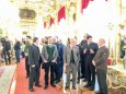 Delegation aus Mariazell übergibt Christbaum an den Bundespräsidenten Dr. Fischer in der Hofburg. Foto: Wolfram Doberer