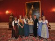 Besuch der Imkerinnen bei Bundespräsident Dr. Heinz Fischer in der Hofburg mit Heidrun Singer und der Mariazellerland Honigkönigin Elisabeth Hollerer