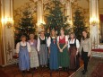 Besuch der Imkerinnen bei Bundespräsident Dr. Heinz Fischer in der Hofburg mit Heidrun Singer und der Mariazellerland Honigkönigin Elisabeth Hollerer