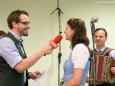 Danile Neuhauser interviewt Ulrike Schweiger von der Mariazeller Landmusik - Klostermarkt in Mariazell 2014