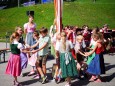 Maibaumumschneiden in St. Sebastian an 11. Juli 2015 mit der Kindervolkstanzgruppe