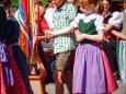 Maibaumumschneiden in St. Sebastian an 11. Juli 2015 mit der Kindervolkstanzgruppe