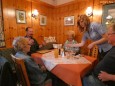 Maibaumumschneiden beim Franzbauer im Salzatal. Foto: Franz-Peter Stadler