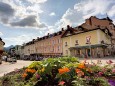 Blick auf die Häuserzeile der Grazerstrasse in Mariazell