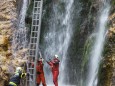 Marienwasserfall - Marienstatue Befestigung durch die FF Mariazell am 30. Juni 2014