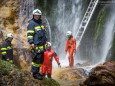 Marienwasserfall - Marienstatue Befestigung durch die FF Mariazell am 30. Juni 2014