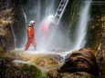 Marienwasserfall - Marienstatue Befestigung durch die FF Mariazell am 30. Juni 2014