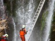 Marienwasserfall - Marienstatue Befestigung durch die FF Mariazell am 30. Juni 2014