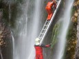 Marienwasserfall - Marienstatue Befestigung durch die FF Mariazell am 30. Juni 2014