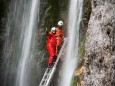 Marienwasserfall - Marienstatue Befestigung durch die FF Mariazell am 30. Juni 2014