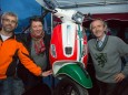 Der Gewinner der VESPA Herbert Schaller mit den Sponsoren Gabi & Walter Arzberger - Night Run 2014 um den Erlaufsee