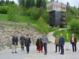 gruppenfoto-eroeffnung-oetscher-turm_c-naturpark-oetscher-tormaeuer