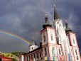 Regenbogen über dem Mariazeller Hauptplatz und der Basilika