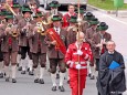 6. Rotkreuz Wallfahrt nach Mariazell 2011 - Superior Pater Karl Schauer führt den Rotkreuz Einzug an