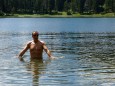 Abkühlung im Sackwiesensee bei der Bodenbauer-Häuslalm-Sackwiesenalm-Sackwiesensee-Wanderung