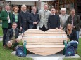 Von vorne links: Peter Kroneis jun., Almholz - Wolfgang Wild, Monika Buchberger, Karl Oberfeichtner, BGM Josef Kuss, Steiermark Tourismus - Georg Bliem, Pater Superior Karl Schauer, Tourismusobmann Otmar Edelbacher, Johann Kleinhofer, Petra Lammer