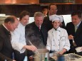 Reitbauer jun. und Angelika Edelsbrunner (bester öst. Kochlehrling 2010) beim Schaukochen