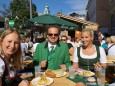 Dir. Georg Bliem und Steirermädls beim Steirisch Anbandeln in Linz 2012