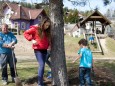 Weidenbau Workshop in Mitterbach für die VolksschülerInnen mit Johanna Digruber, Siegfried Grössbacher und Landschaftsplaner Alois Graf