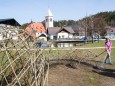 Weidenbau Workshop in Mitterbach für die VolksschülerInnen mit Johanna Digruber, Siegfried Grössbacher und Landschaftsplaner Alois Graf