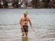 weihnachtsschwimmen-im-erlaufsee-am-24122023-8578