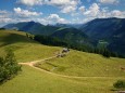 Blick auf die Wildalm Hütte / Lahnsattel - Wildalm Hütte - Wildalpe - retour