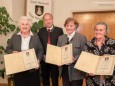 Margarethe Pölzl, Bgm. Josef Kuss, Aloisia Bayerl, Josefine Eder - Feierliche Überreichung des Wirtschaftspreises der Stadt Mariazell