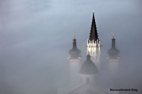 basilika-im-nebel