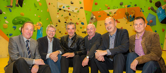 vlnr. Josef Kuss, Dr. Robert Ernst, Gottfried Schöggl, Manfred Seebacher, Manfred Wegscheider und Rene Stix - Eröffnung der Sportkletteranlage Kraxl Stub'n im JUFA St. Sebastian