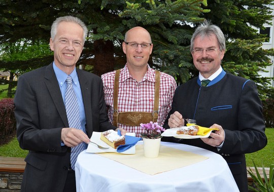 NÖVOG Geschäftsführer Gerhard Stindl, Pächter Thomas Wallner und Verkehrslandesrat Karl Wilfing. © NÖVOG/Lengauer