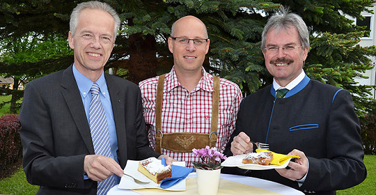 NÖVOG Geschäftsführer Gerhard Stindl, Pächter Thomas Wallner und Verkehrslandesrat Karl Wilfing. © NÖVOG/Lengauer