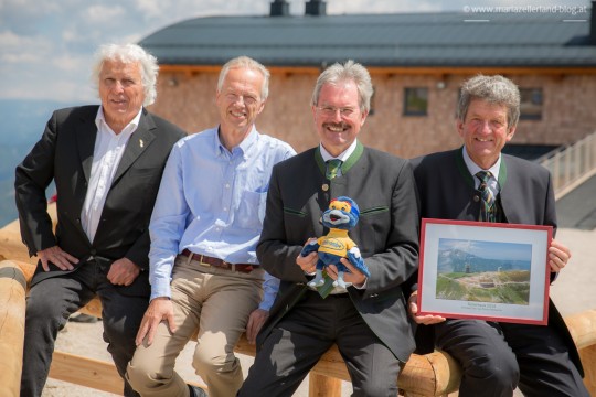 Vlnr. Arch. DI Otmar Edelbacher, NÖVOG GF Dr. Gerhard Stindl, Landesrat Mag. Karl Wilfing, Mitterbachs Bürgermeister Alfred Hinterecker Terzerhaus_Eroeffnung_22._Juni_2014_IMG_8506