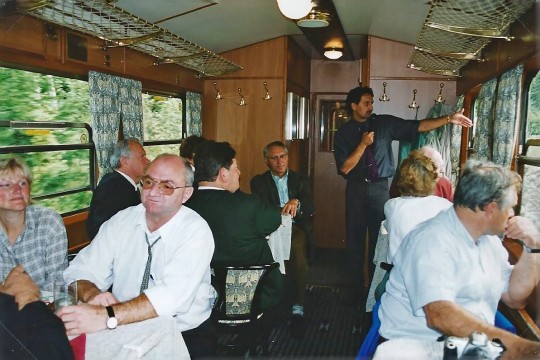 Nostalgiezug Salonwagen Panoramic 760 mit Manfred Seebacher vorne Links und Johann Kleinhofer mit Mikro