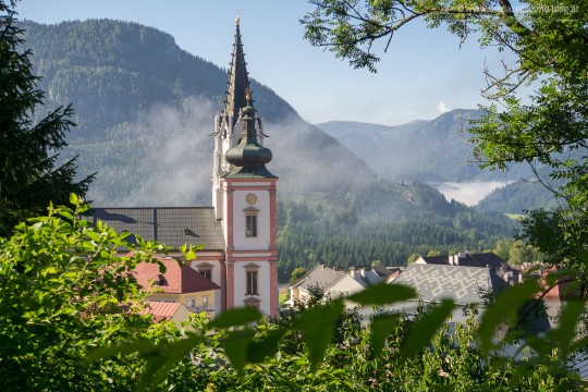 Herbst_Mariazell_Basilika_Morgennebel_2014DSC07883