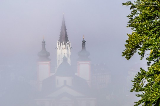 Herbst_Mariazell_Basilika_Morgennebel_2014_DSC07871