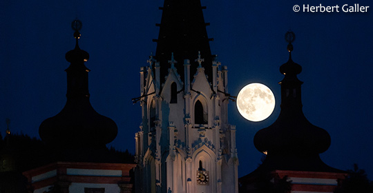 Vollmond-Basilika-(c)-Herbert-Galler_Titel