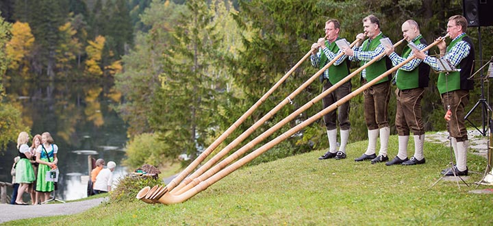 Weisenblasen-Hubertussee-2015-Titel