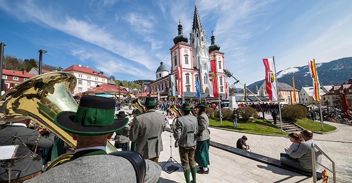 Maibaumaufstellen-Mariazell-2017-43295